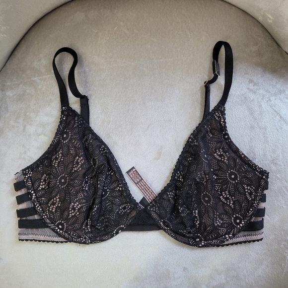 🍒NWOT🍒 VS VERY SEXY UNLINED PLUNGE BRA 32D - Picture 2 of 6